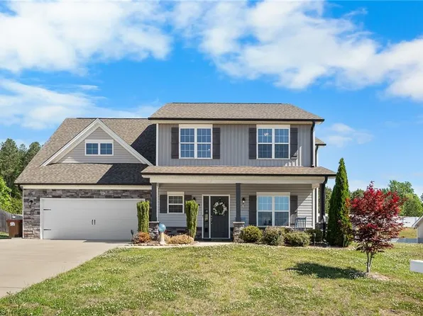204 Montreat Dr, Lexington, NC 27295