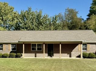104 W Newton St, Blue Springs, MS 38828