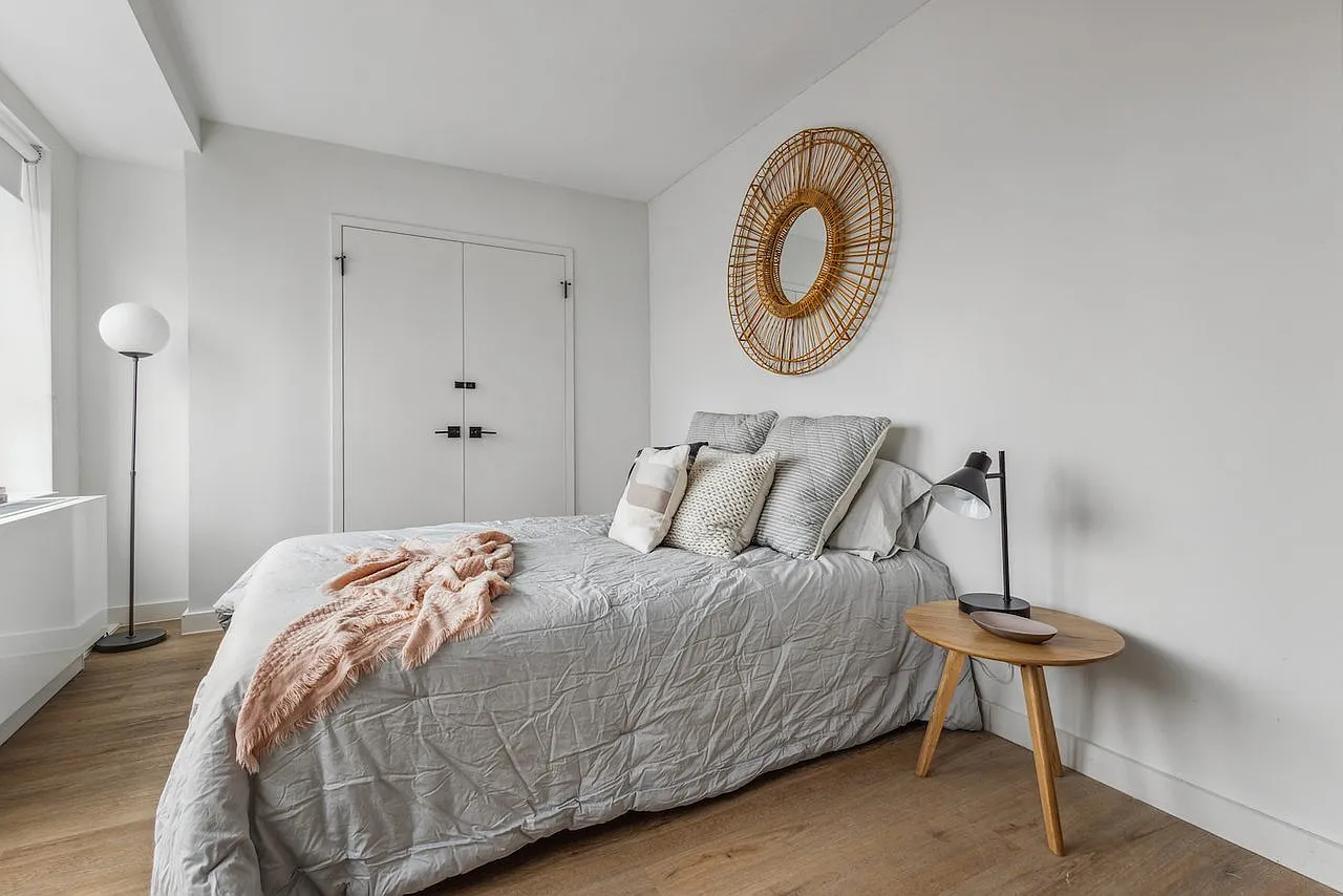 Modern ROOM at The Heritage House — Photo 1