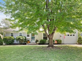 9915 Charlotte St, Kansas City, MO 64131