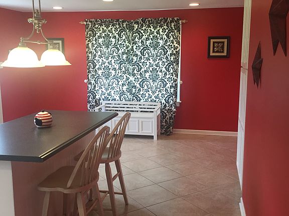 Large, Spacious Kitchen