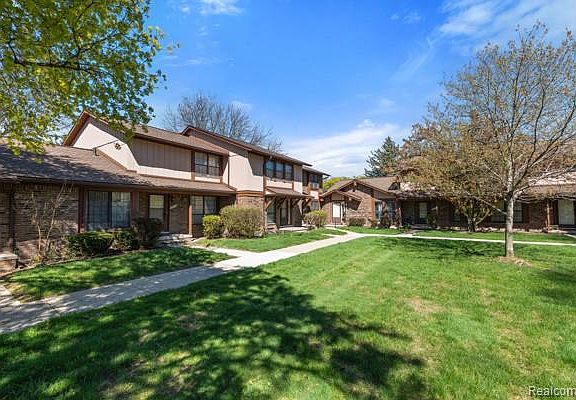 3rd image of 24874 Chalk Farm Rd W #62