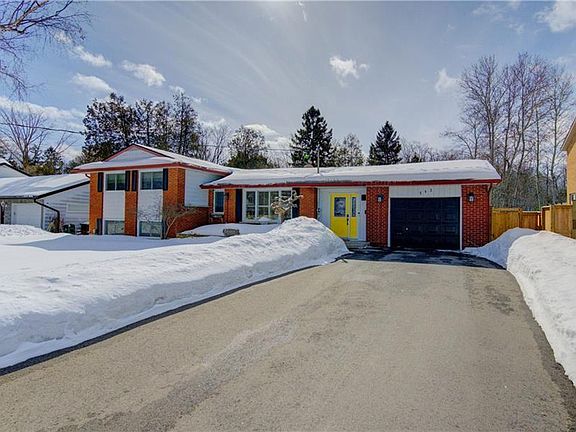 3rd image of 583 Rustic Dr