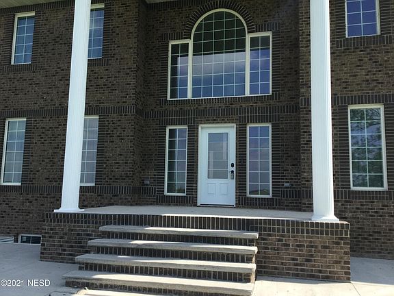 4th image of 4612 Southwestern Dr
