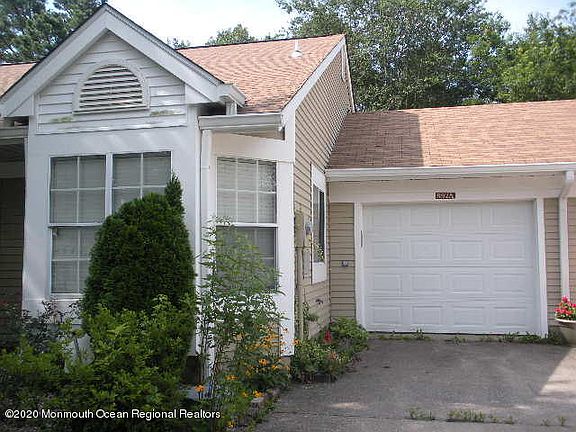 2nd image of 892A Stratford Ct