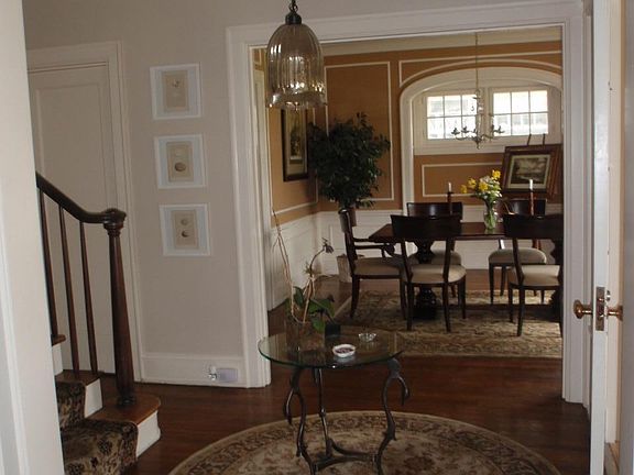 3rd image of 3261 Fairmount Blvd