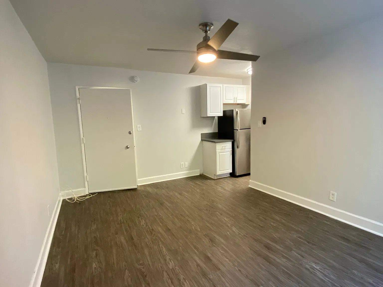 Studio, 300 sqft, $1,295 — Photo 4