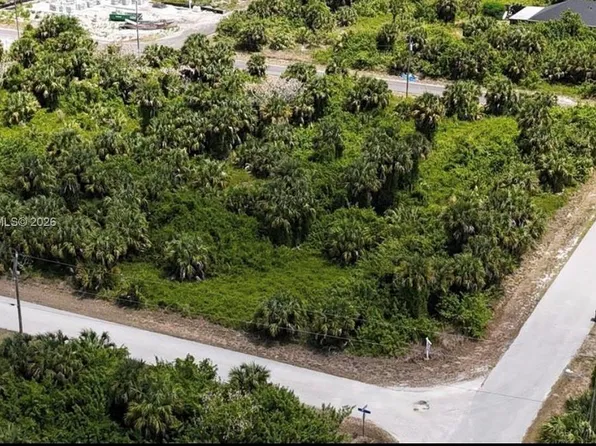327 Lancelot Ave, Lehigh Acres, FL 33974