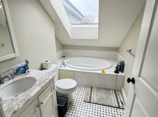 27 Crosby Rd #3, Chestnut Hill, MA 02467