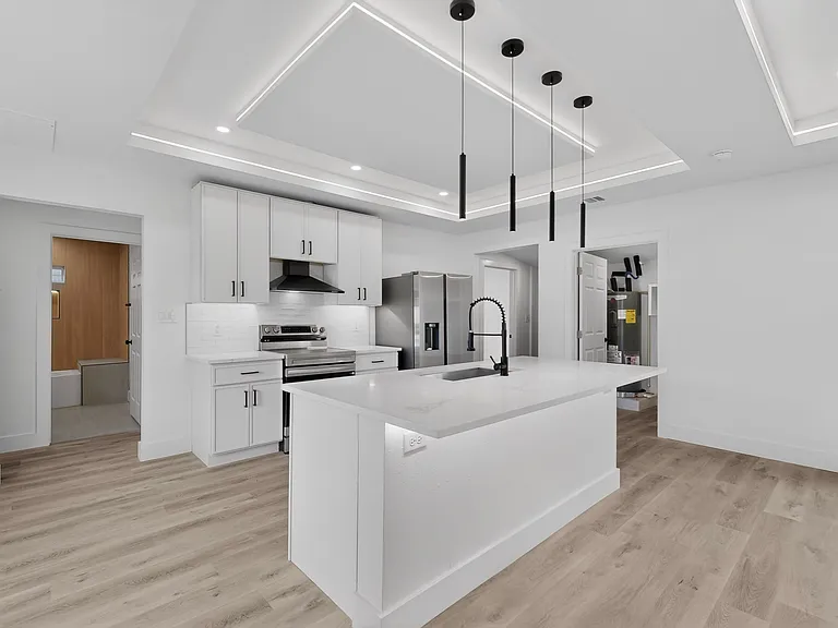 719 S Storey St — Photo 19