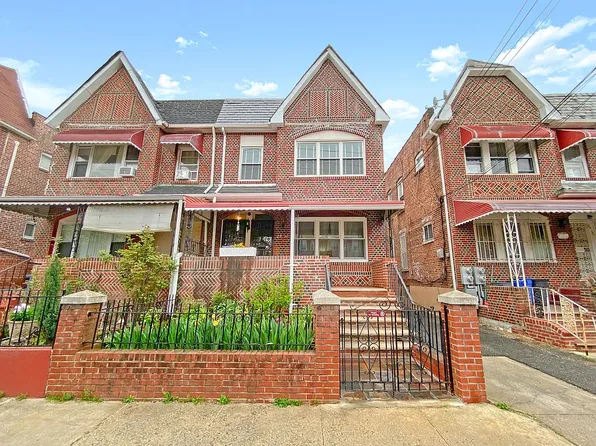 25-32 97th St, East Elmhurst, NY 11369