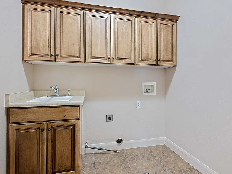 935 E Crooked Creek Dr — Photo 22