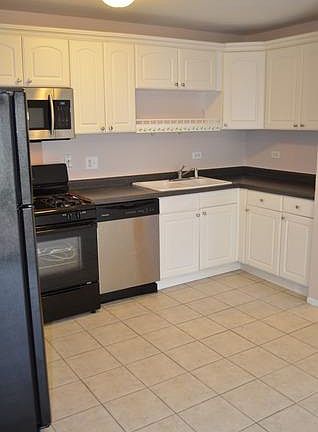 5th image of 30W016 Danbury Dr