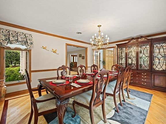 4th image of 126 Sycamore Rd