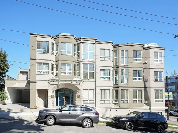 3615 W 17th Ave #305, Vancouver, BC V6S 1A3