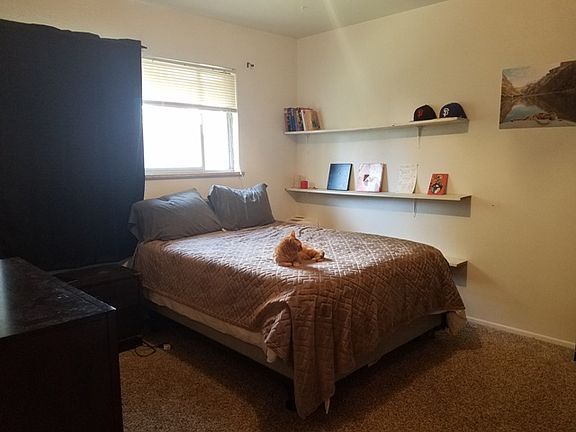 1260 Elder #11 - right bedroom