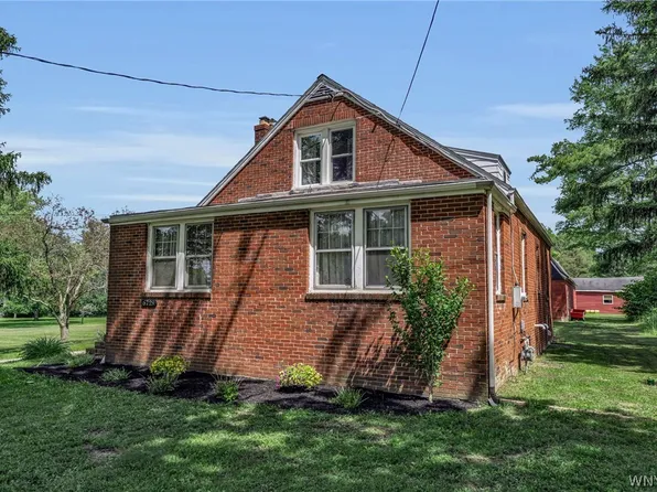 6729 Black Rd, Derby, NY 14047