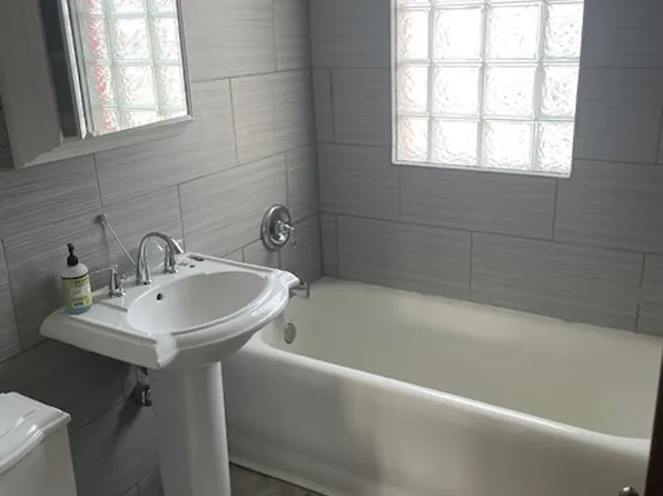 1503 E Manitoba St, Milwaukee, WI 53207