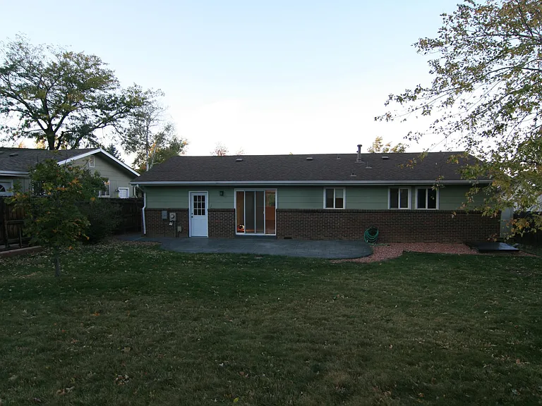 2560 Yarrow Ct — Photo 4