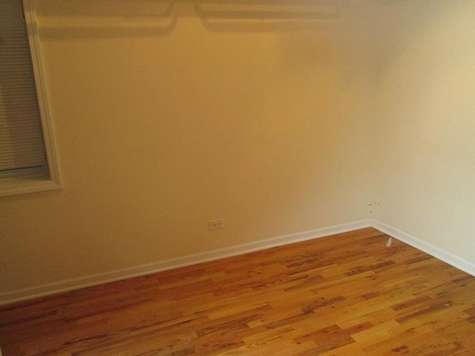 1st image of 1068 N Hermitage Ave