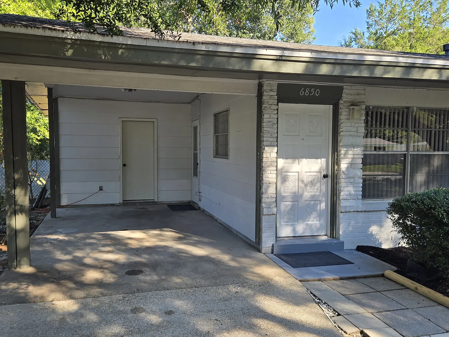 3 bed, 1.5 bath, 1100 sqft, $1,600 — Photo 3