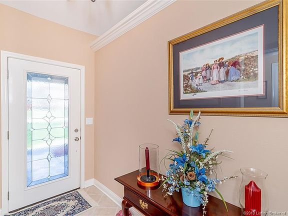 4th image of 2769 Crescent Hill Dr NE