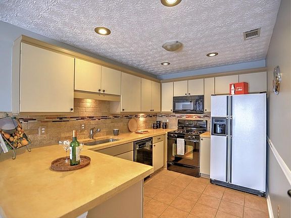 5th image of 805 Braesridge Way