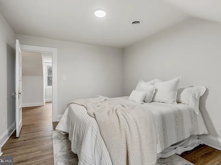 707 N Hickory Ave #3 — Photo 28
