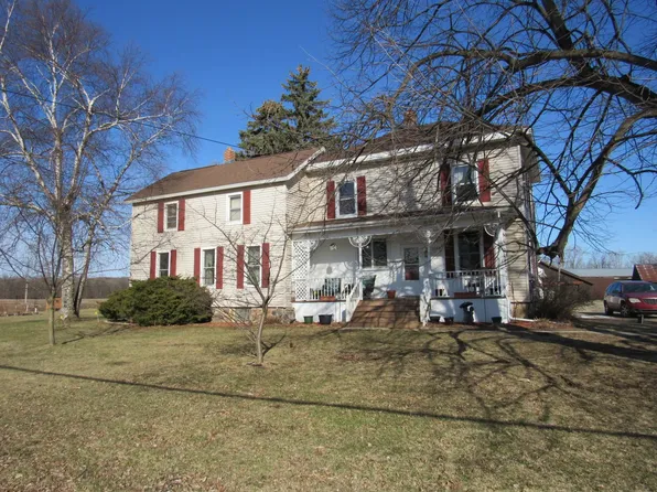 1489 County Ln, Neenah, WI 54956