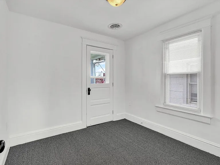 1029 W Locust St — Photo 11