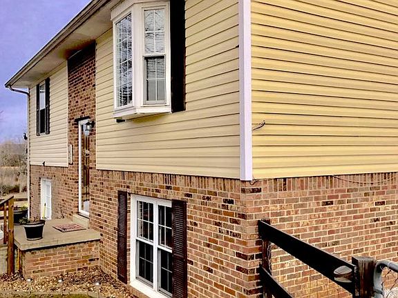 3rd image of 138 Saddletree Ct