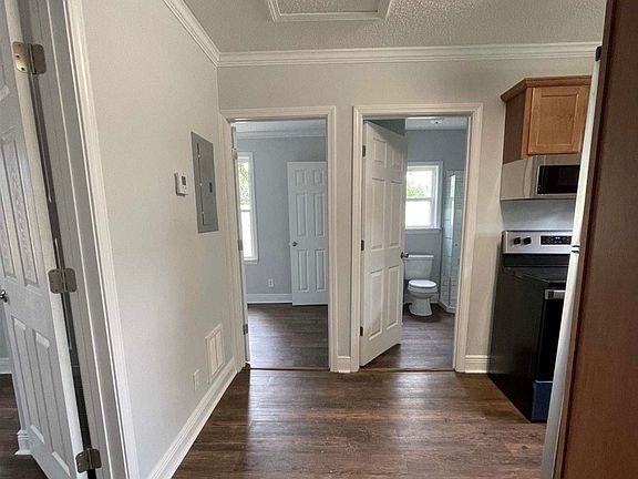 3rd image of 805 Grandview St #B