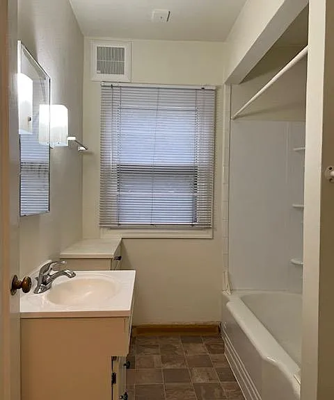 610 Washington St #4 — Photo 10
