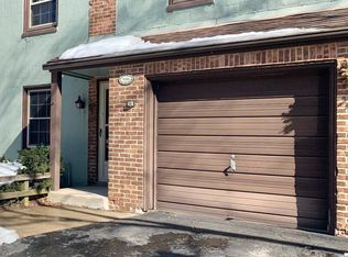 5586 Azalea Ct, Greendale, WI 53129