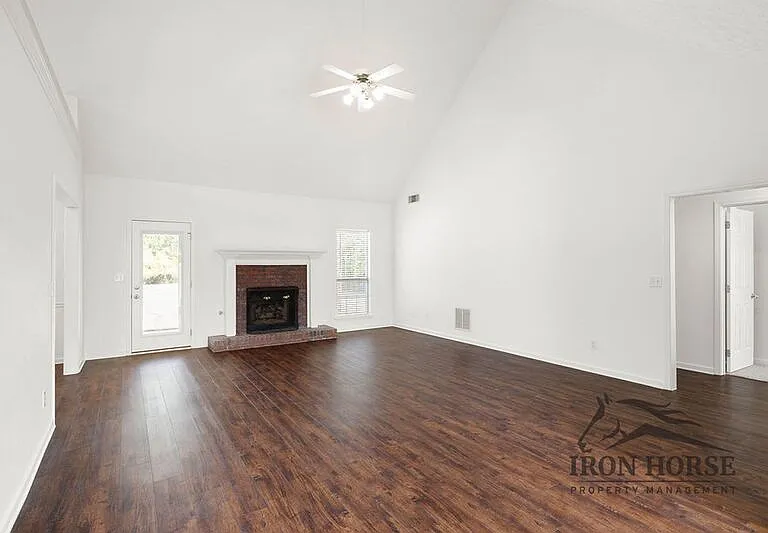 379 Beech Hollow Trl — Photo 8