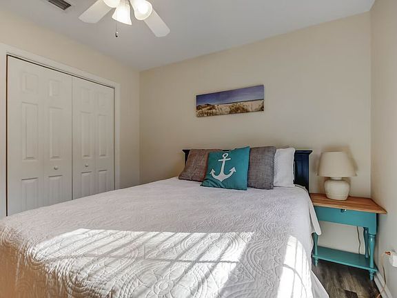 4th image of 1021 Isle Of Palms Ln