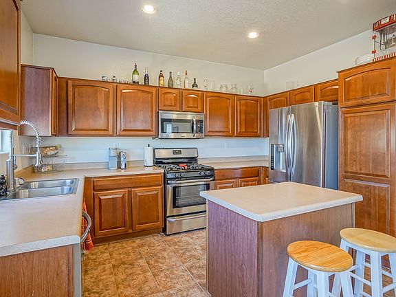 3rd image of 10908 Sandman Dr NW
