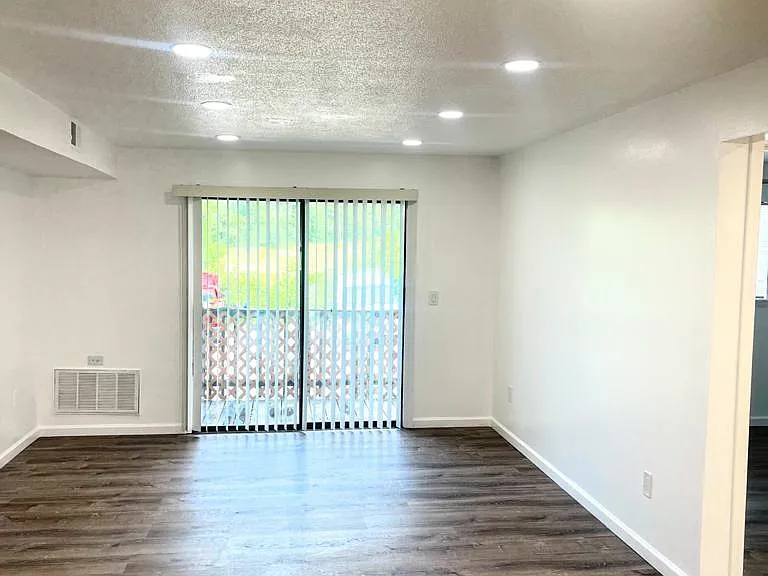 The Dale House — Photo 1