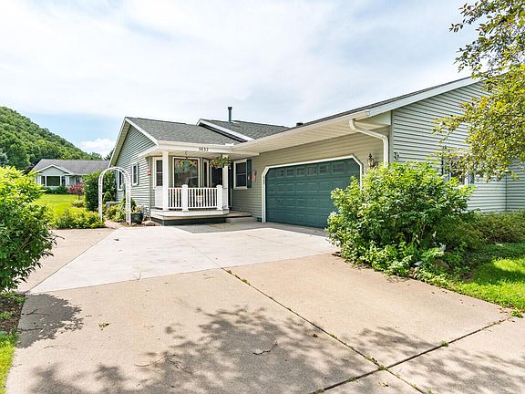 3rd image of 3632 Bentwood Pl