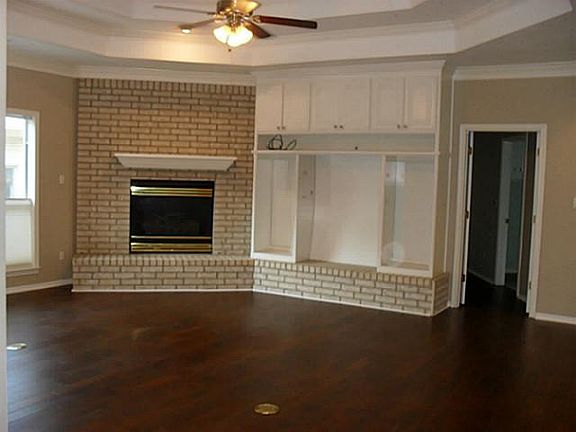 2nd image of 1225 Oak Trl