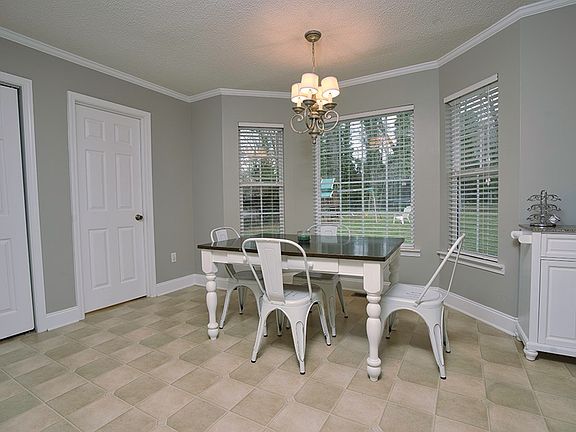 4th image of 844 W Sunset Dr