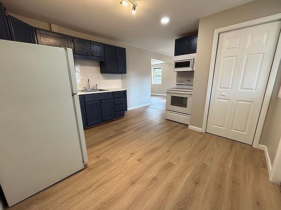 2nd image of 49 S 3rd St #2NDFL