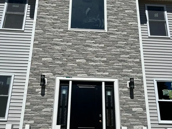 38 Heritage Ct, Brockton, MA 02302