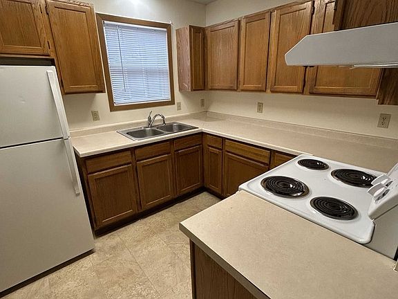 3rd image of 313 W 7th St Unit 8