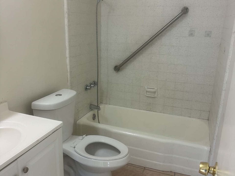 2nd image of 255 W Grace St APT B