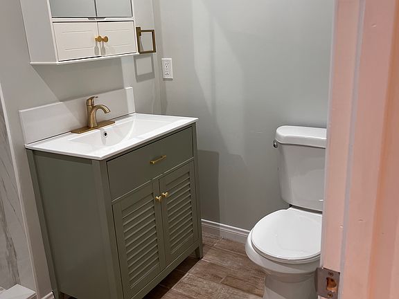 4th image of 324 W Olive Ave #1