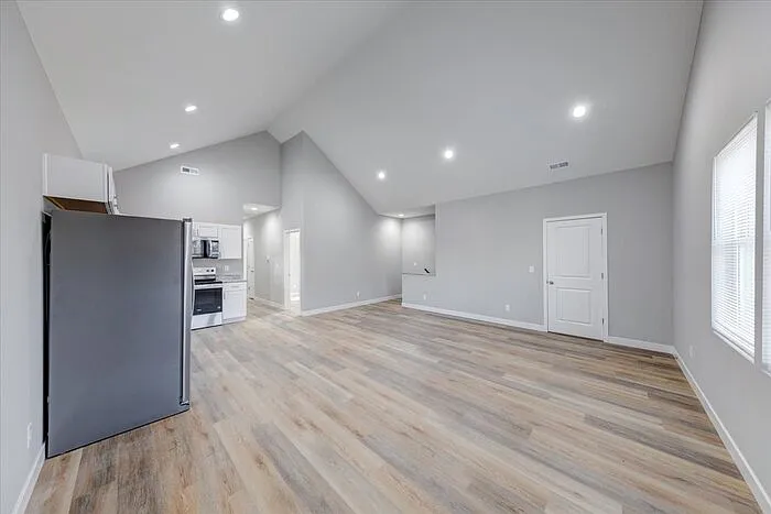 2751 Guilford Ave #B — Photo 22