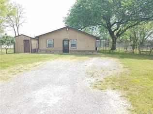 105 E Orr St, Chouteau, OK 74337