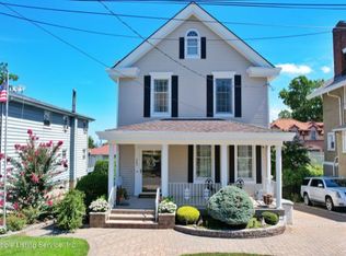 707 Tompkins Ave, Staten Island, NY 10305