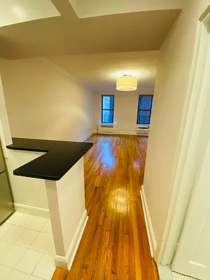 Rented by Metropolis Real Estate of Manhattan | media 18